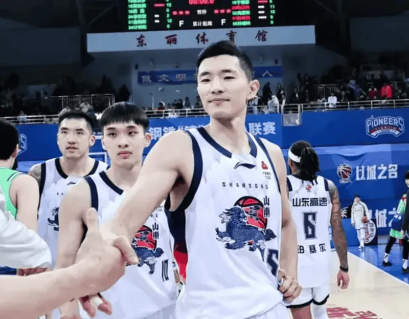 邱彪：一直有布置给陈林坚的战术，和大家强调要有意识看他